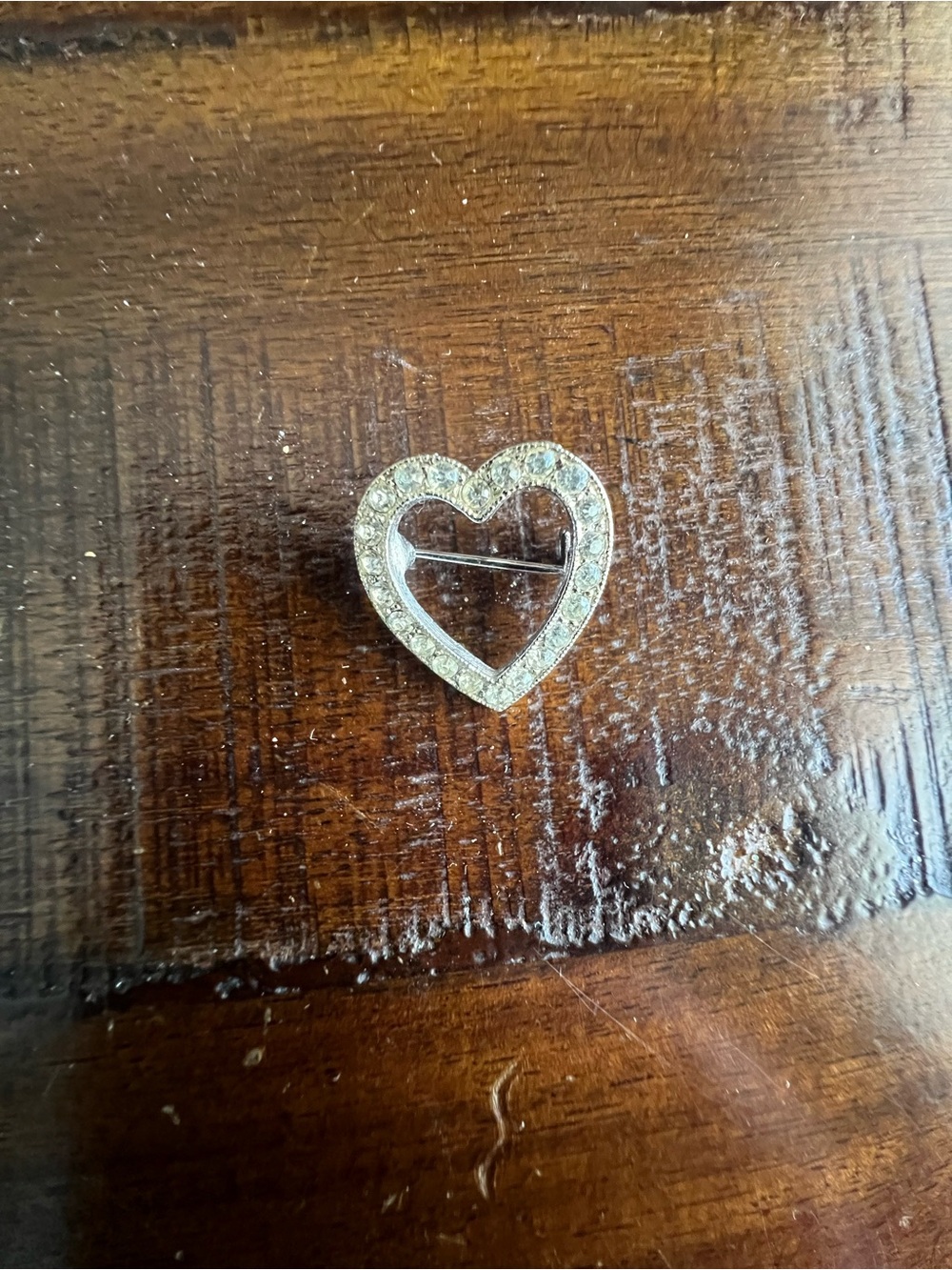 Heart-Shaped Rhinestone Brooch in Silver Tone